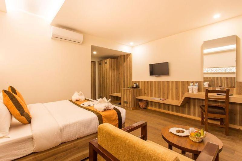 Park Safari Resort, Chitwan National Park Exterior photo