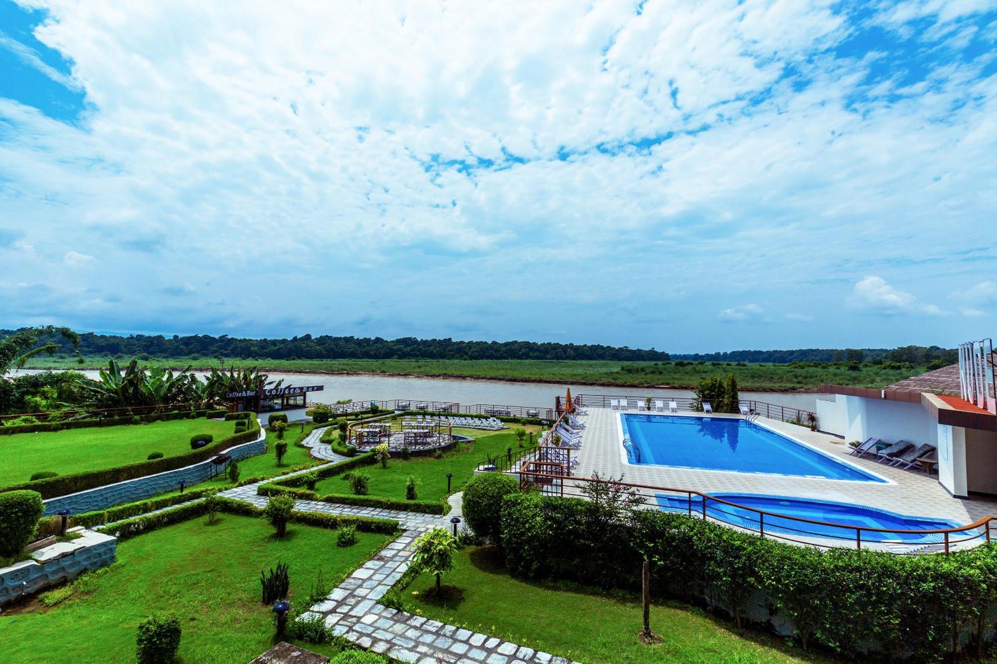 Park Safari Resort, Chitwan National Park Exterior photo