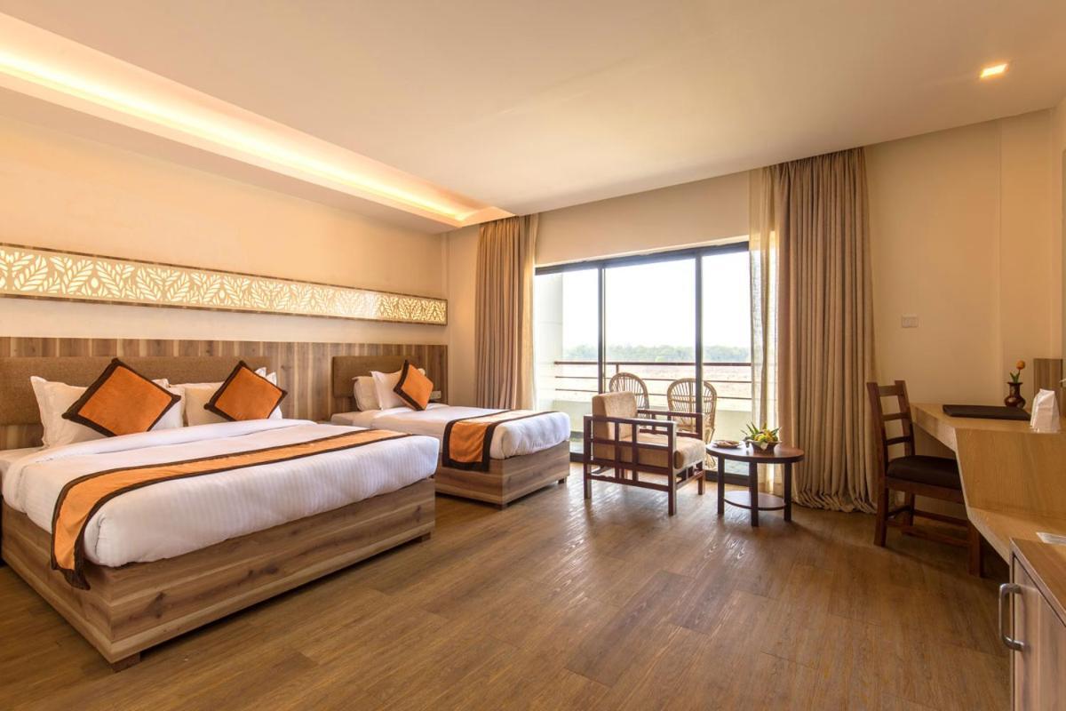 Park Safari Resort, Chitwan National Park Exterior photo