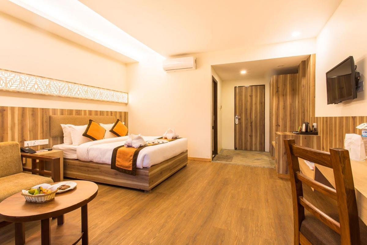 Park Safari Resort, Chitwan National Park Exterior photo